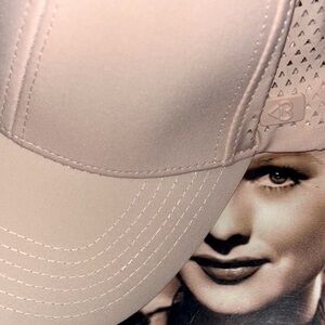 🤍🧘🏼‍♀️• 👱🏻‍♀️🫦 Blogilates x High Ponytail Vibes 👱🏻‍♀️🫦•🧘🏼‍♀️🤍